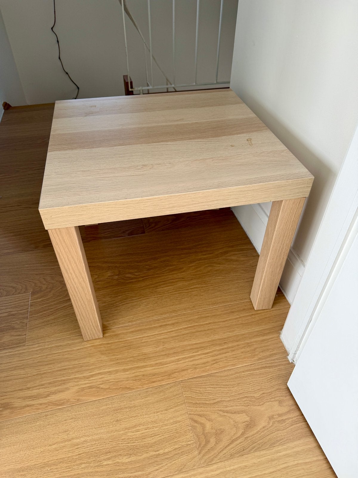 Ikea salontafeltje, Enlèvement, Comme neuf