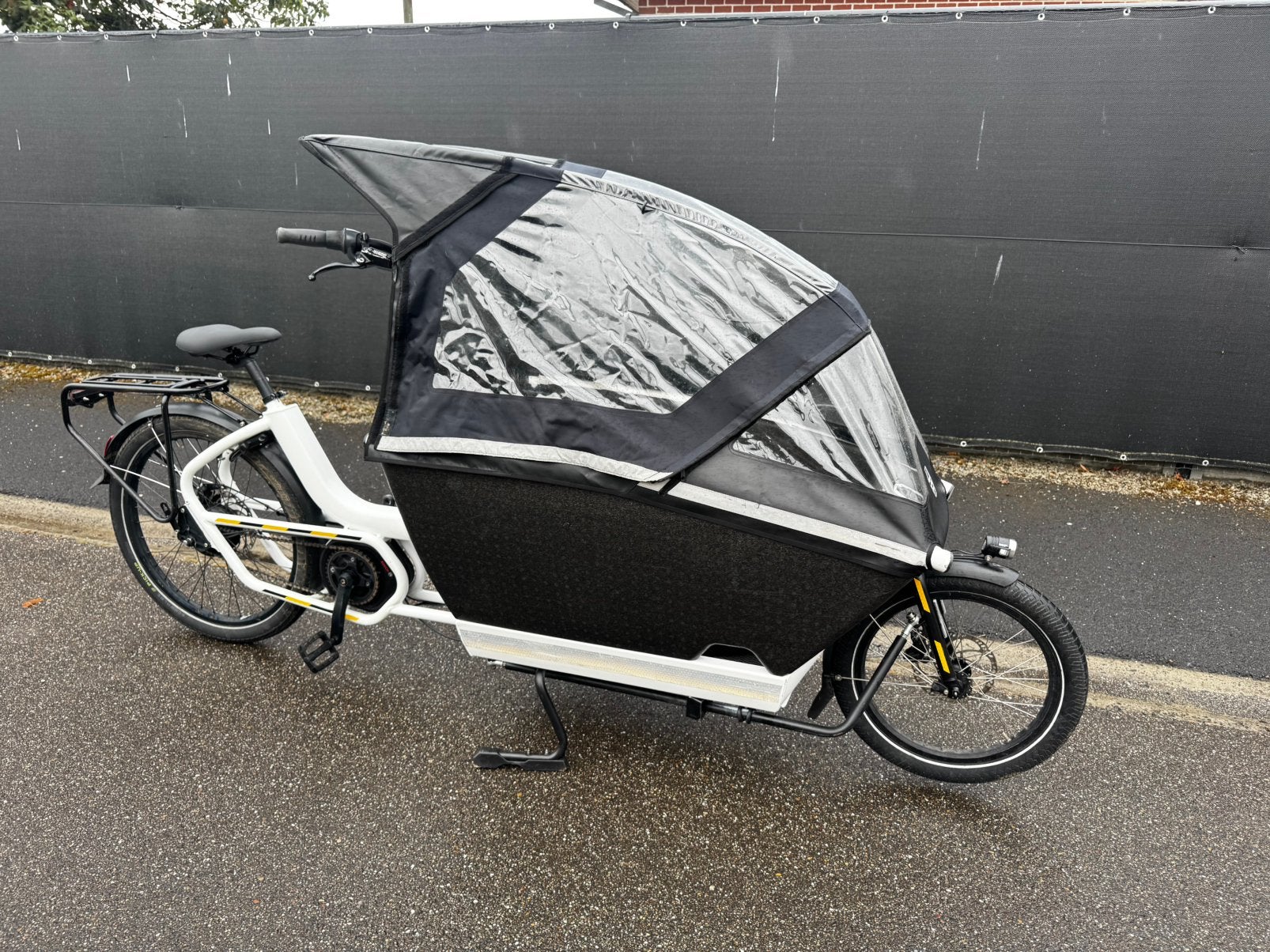 Urban arrow bakfiets wit 2021, Fietsen en Brommers, Fietsen | Bakfietsen, Ophalen, Zo goed als nieuw