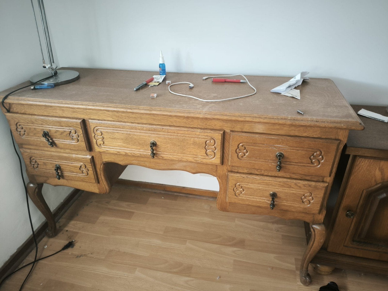 Bureau en chêne, Enlèvement