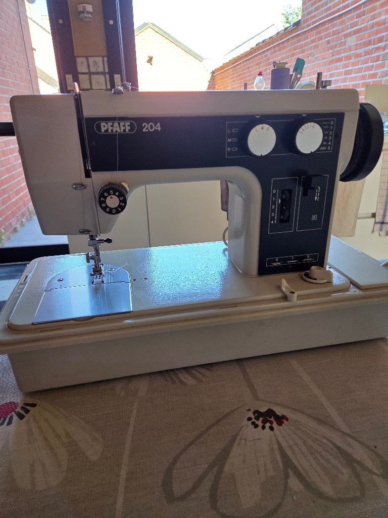 Naaimachine pfaff 204, Hobby en Vrije tijd, Naaimachines en Toebehoren, Ophalen, Gebruikt, Naaimachine, Pfaff
