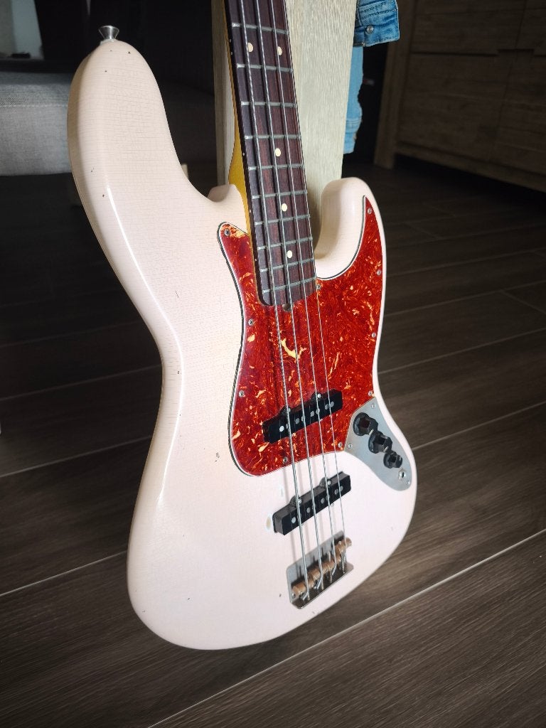 Jazz Bass - luthier Italien, Musique & Instruments, Instruments à corde | Guitares | Basses, Utilisé, Électrique, Enlèvement