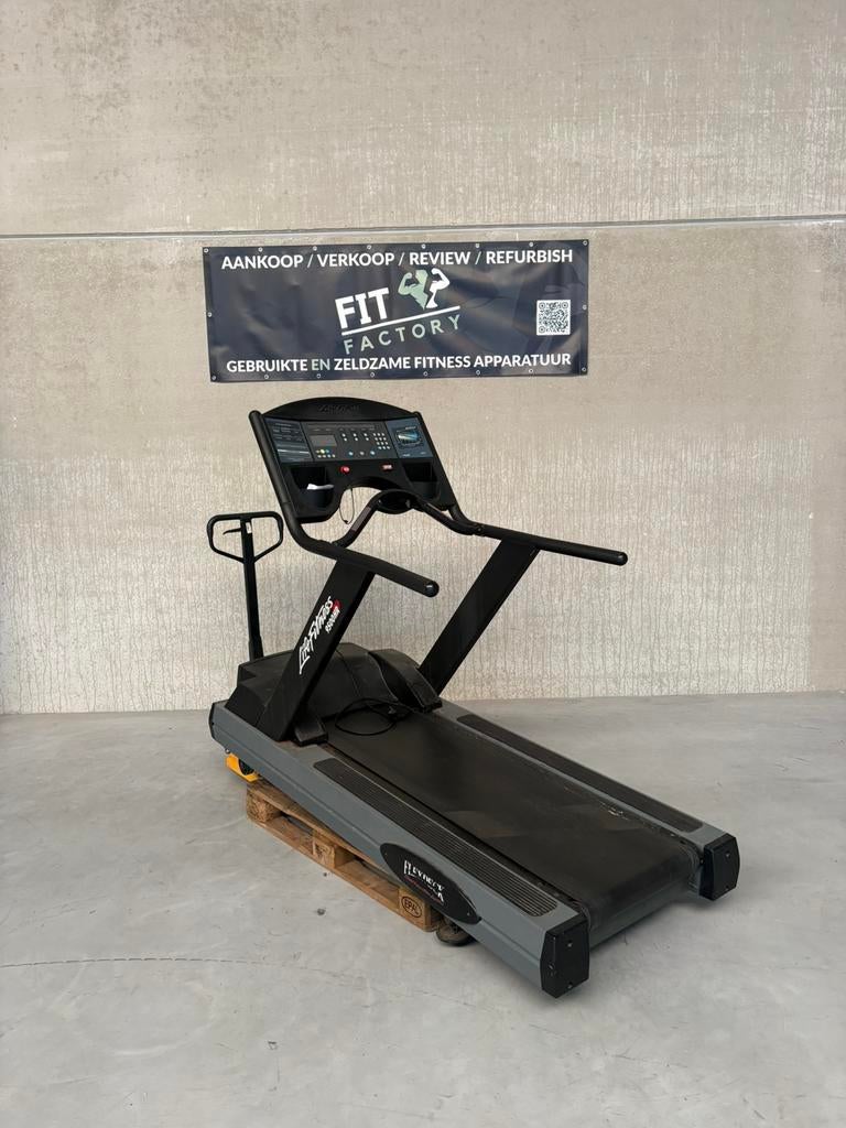 Life Fitness loopband werkt top, Sport en Fitness, Fitnessmaterialen, Ophalen, Zo goed als nieuw
