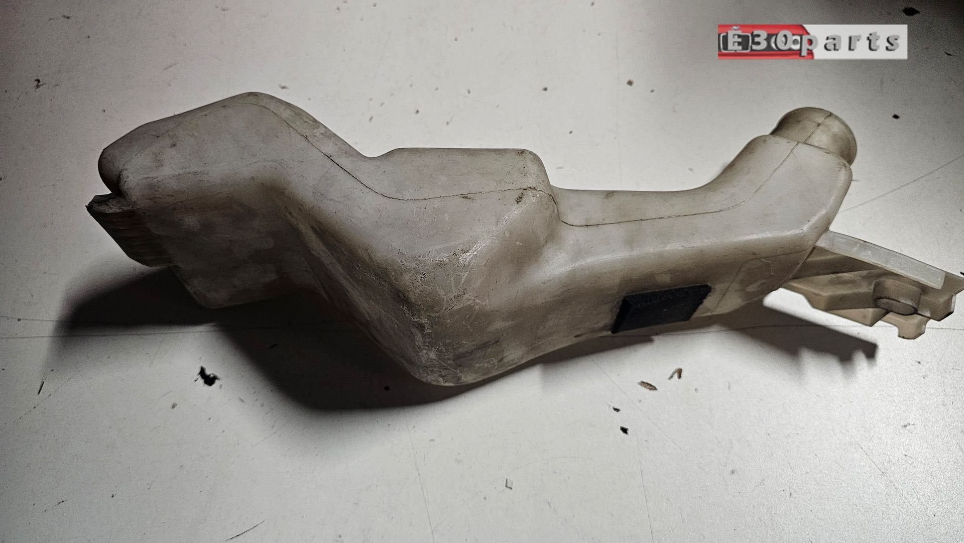 Ruiten sproeier resorvoir 3.5 ltr. BMW 5 serie E34 616613786, Gebruikt, -, Ophalen of Verzenden, -