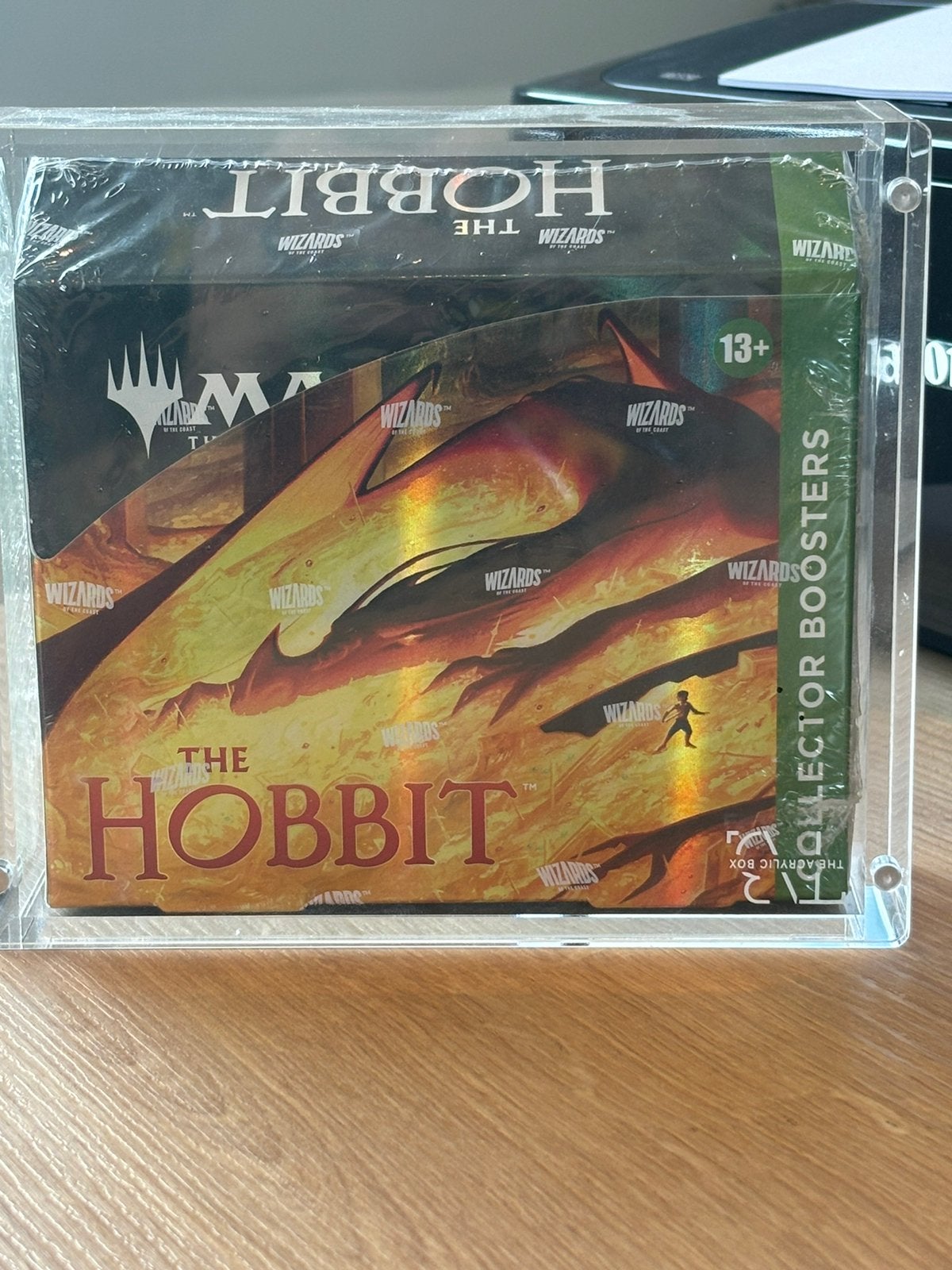 Mtg the hobbit collector boosterbox+ acryl case, Ophalen, Zo goed als nieuw, Boosterbox