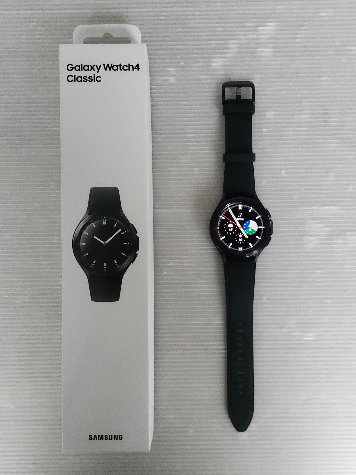 Samsung Smartwatch Complete comme neuve
super bon état et w, Enlèvement ou Envoi