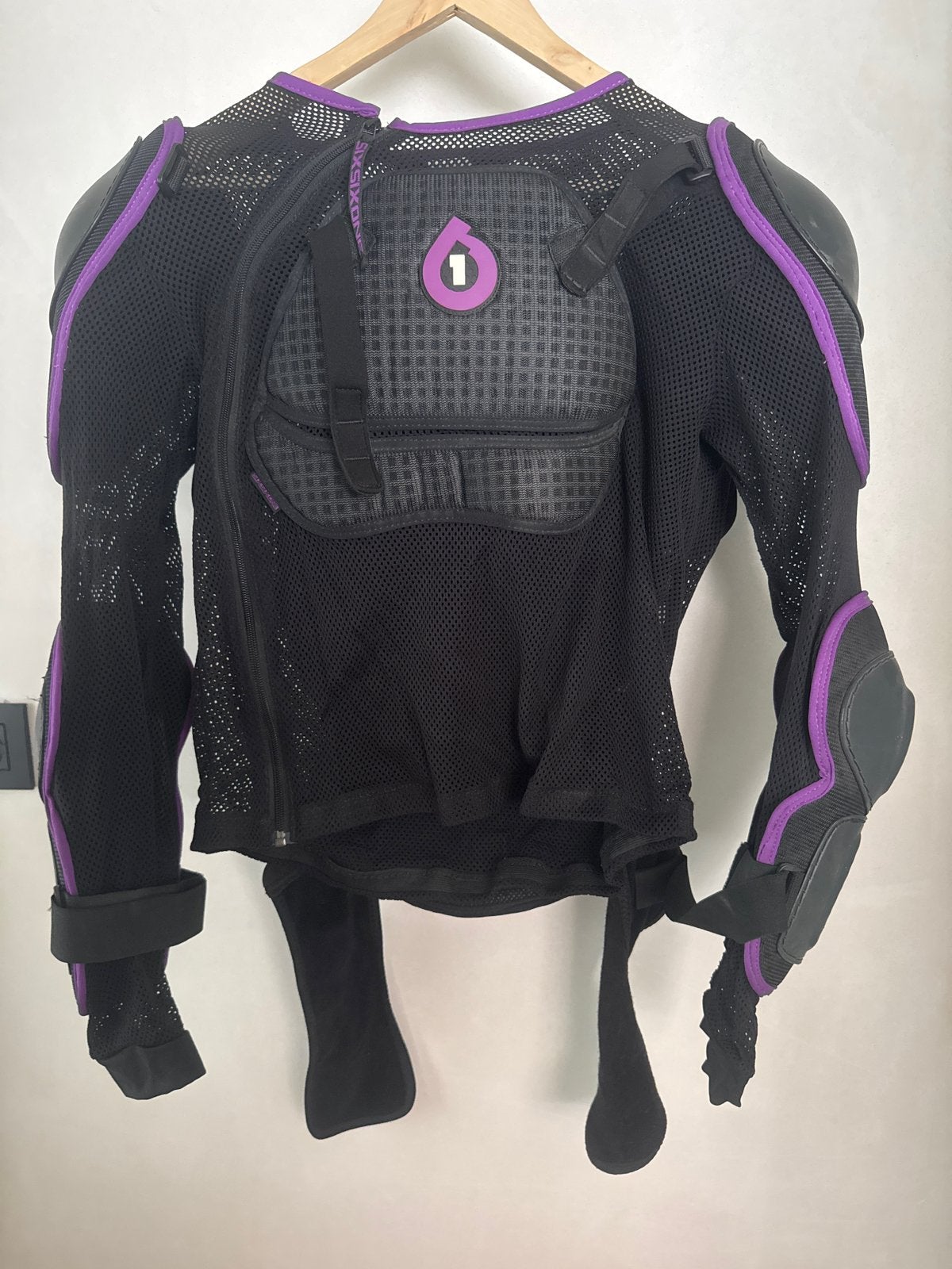 SixSixOne Body Armor / Pressure Suit – Maat XL (nieuwstaat), Motos, Vêtements | Vêtements de moto, Vêtements de motocross, Enlèvement ou Envoi