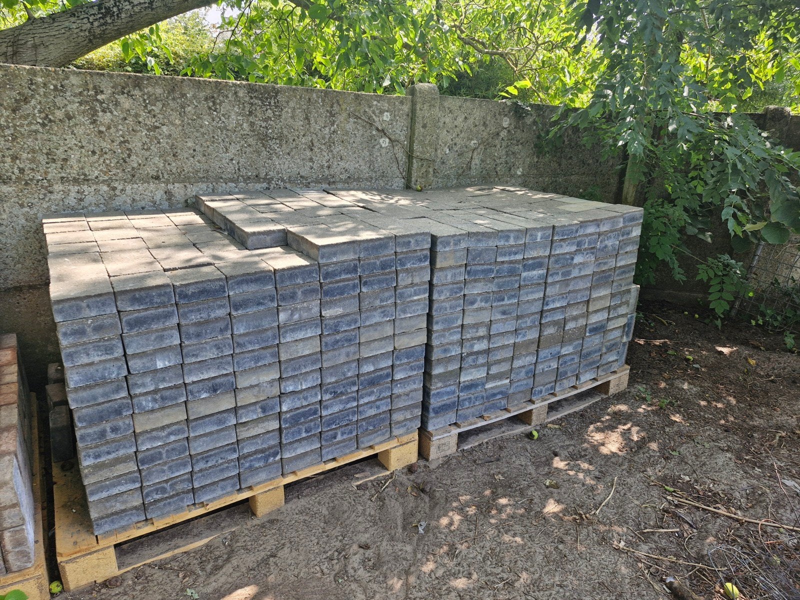 Pavés en béton gris gratuits, Jardin & Terrasse, Enlèvement