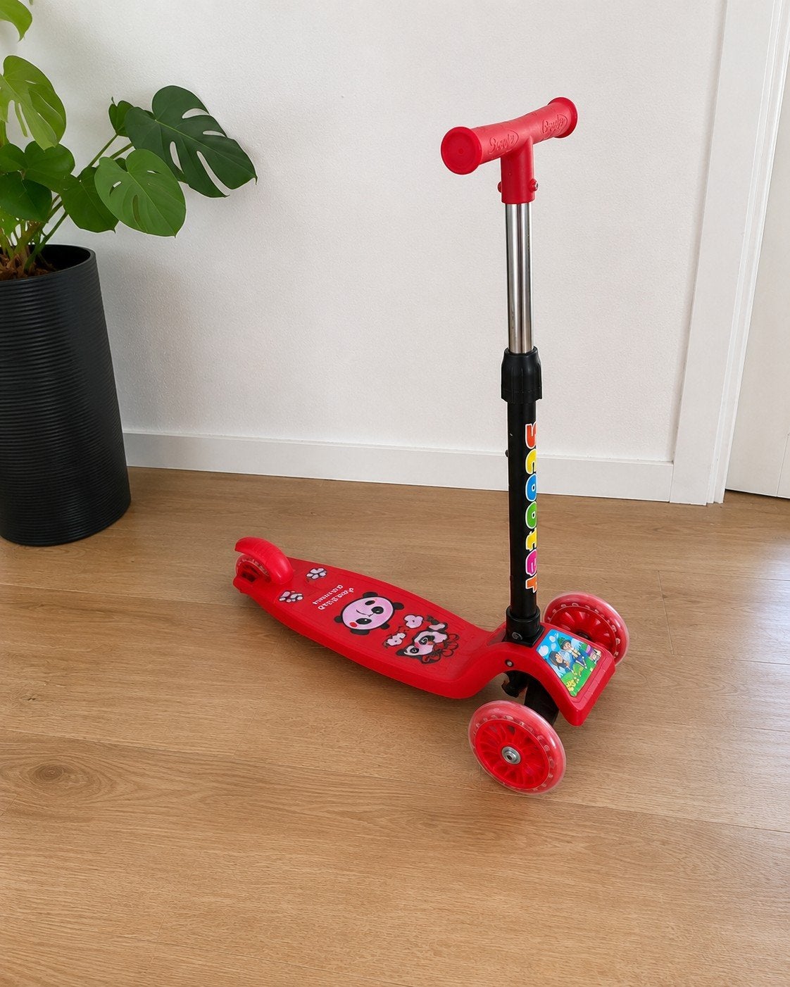 Kinderstep met 3 wielen — LED-verlichting — Verstelbaar, Ophalen, Zo goed als nieuw, Gewone step