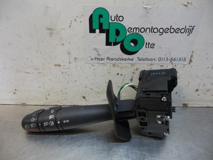 Commutateur feu clignotant d'un Renault Clio (Clio 2 01-), Renault, -, 3 mois de garantie, Utilisé