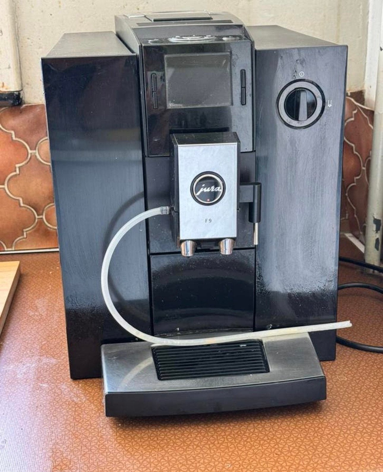 Jura F9, Electroménager, Cafetières, Ne fonctionne pas, Café en grains, Cafetière, 10 tasses ou plus, Réservoir d'eau amovible