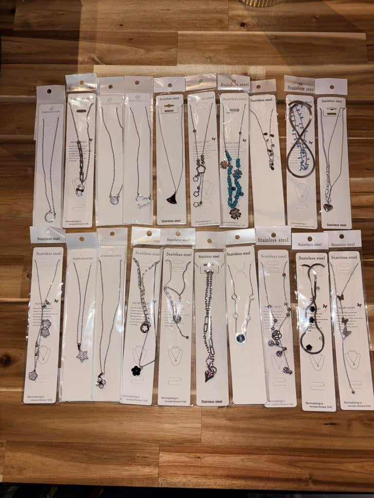 Lot de 20 colliers neuf en acier inoxydable, Bijoux, Sacs & Beauté, Colliers, Neuf, Autres matériaux, Argent, Enlèvement ou Envoi