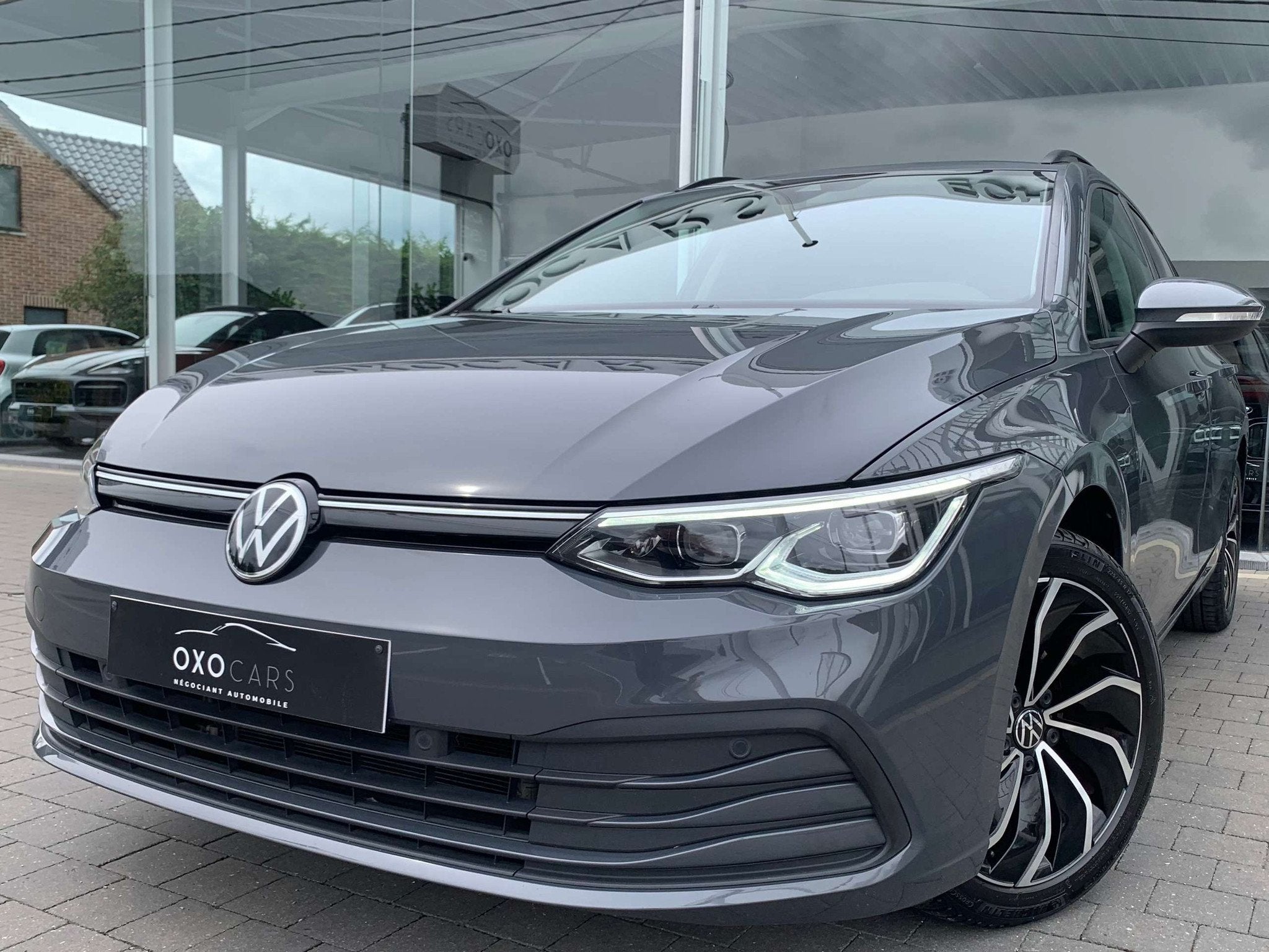 Volkswagen Golf Variant VIII 1.0 eTSI 110CV / DSG / Style /, Argent ou Gris, Euro 6, Entreprise, Alcantara