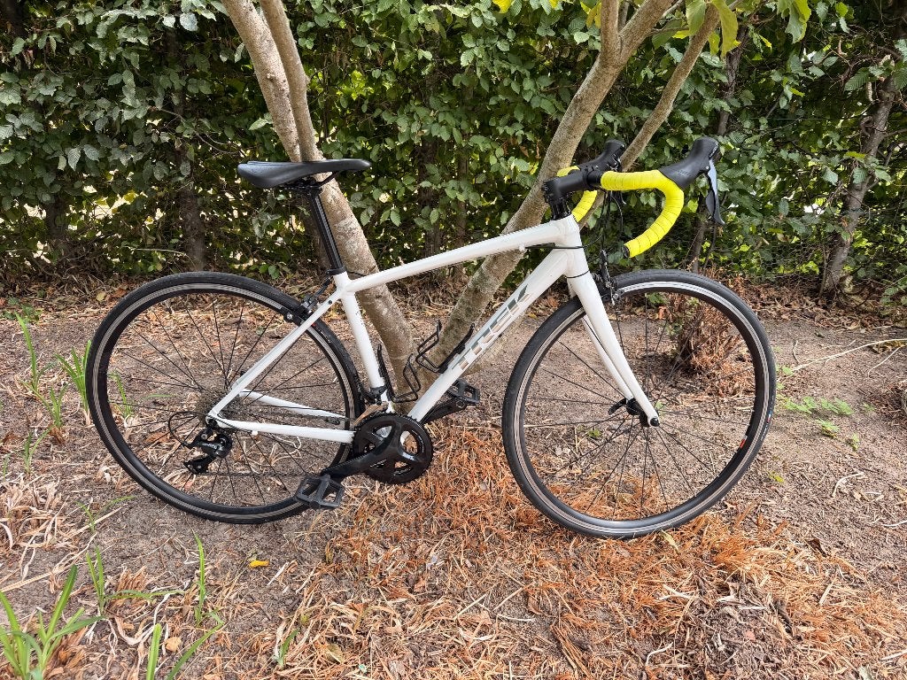 Road bike Trek Domane AL3, Velgrem, Aluminium, Zo goed als nieuw, Dames