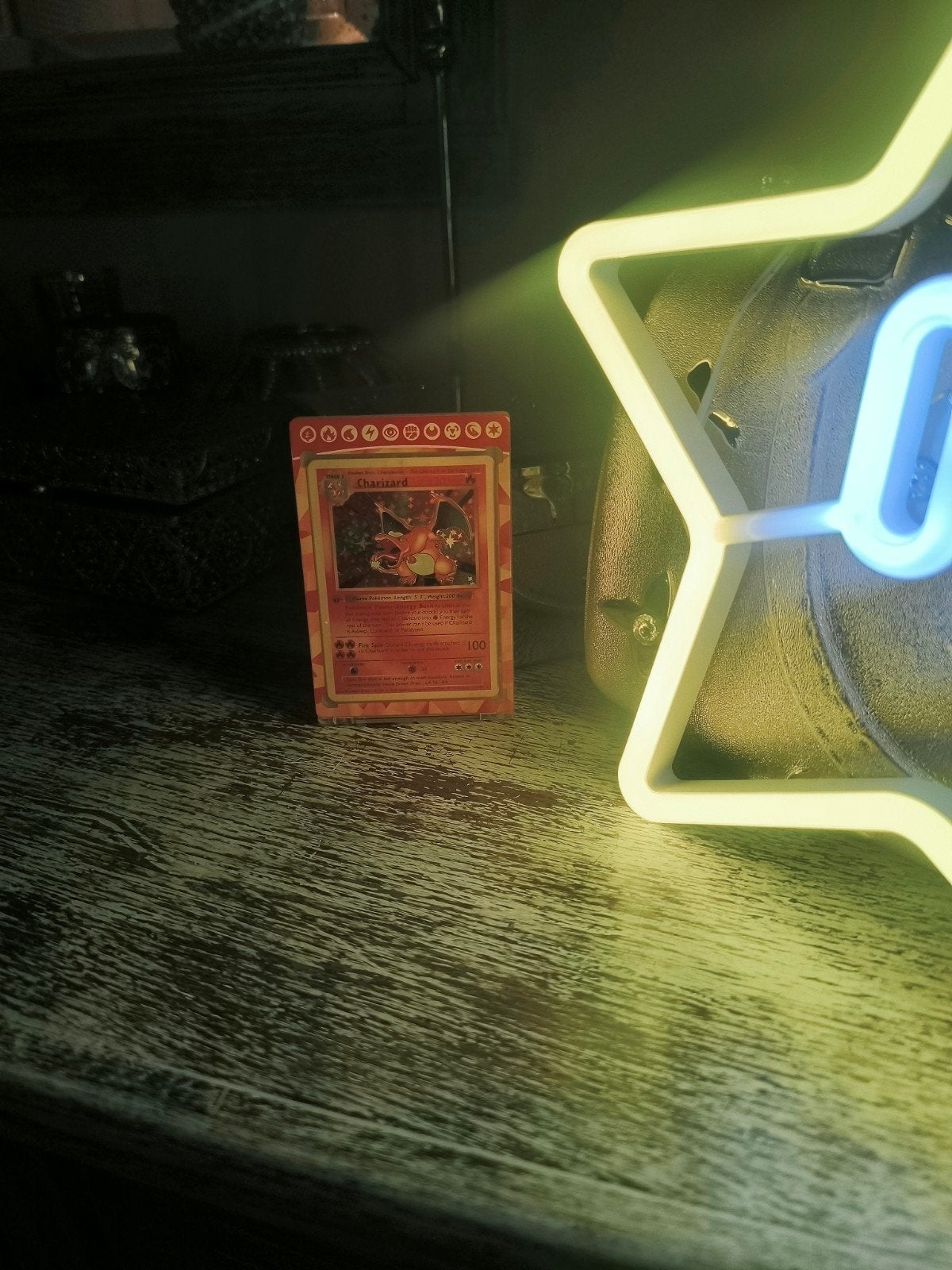 pokemon charizard 1995 zeldzaam, Hobby en Vrije tijd, Ophalen, Zo goed als nieuw, Meerdere kaarten