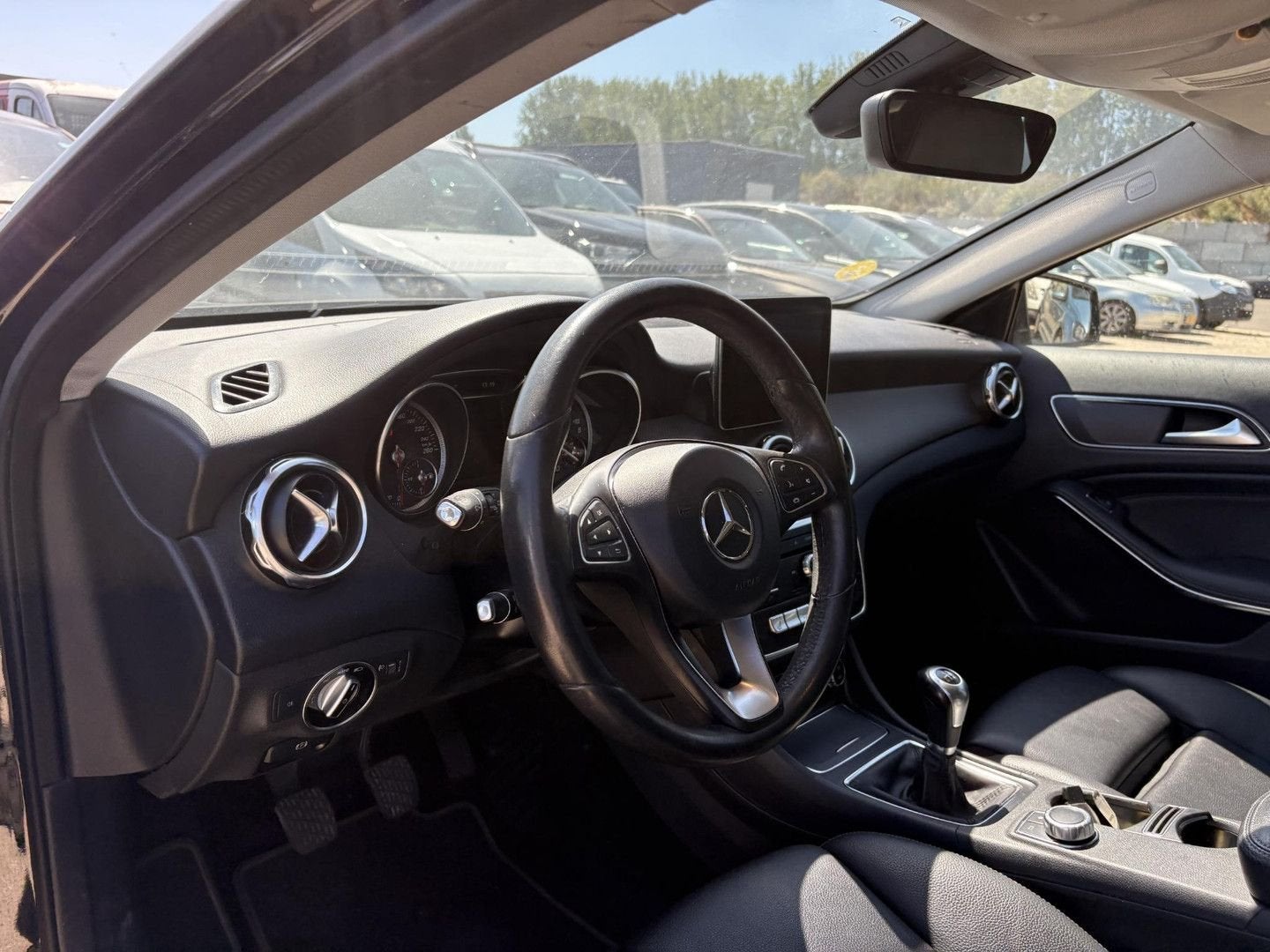 Mercedes-Benz GLA 180 d Ambition | €5950 NETTO! | Automaat |, Auto's, Mercedes-Benz, Zwart, Zwart, Bedrijf, Te koop