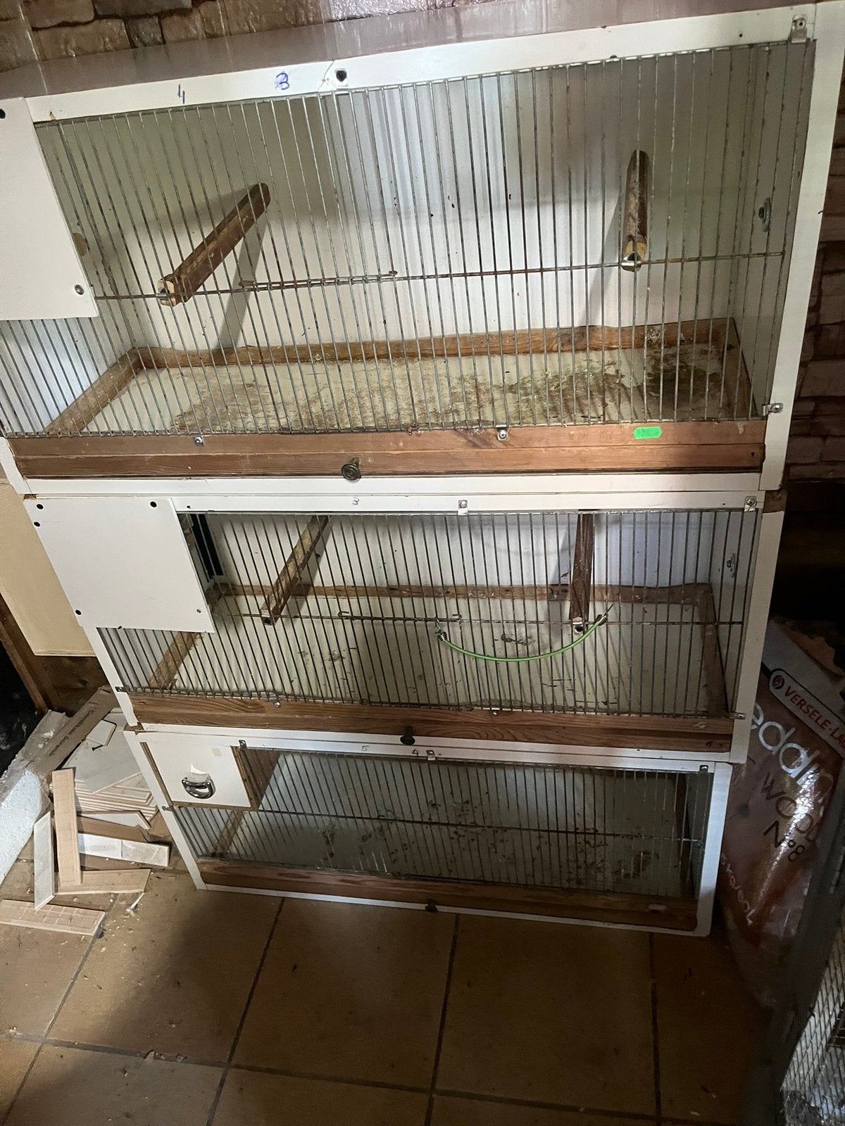 Cage élevage, Enlèvement, Utilisé