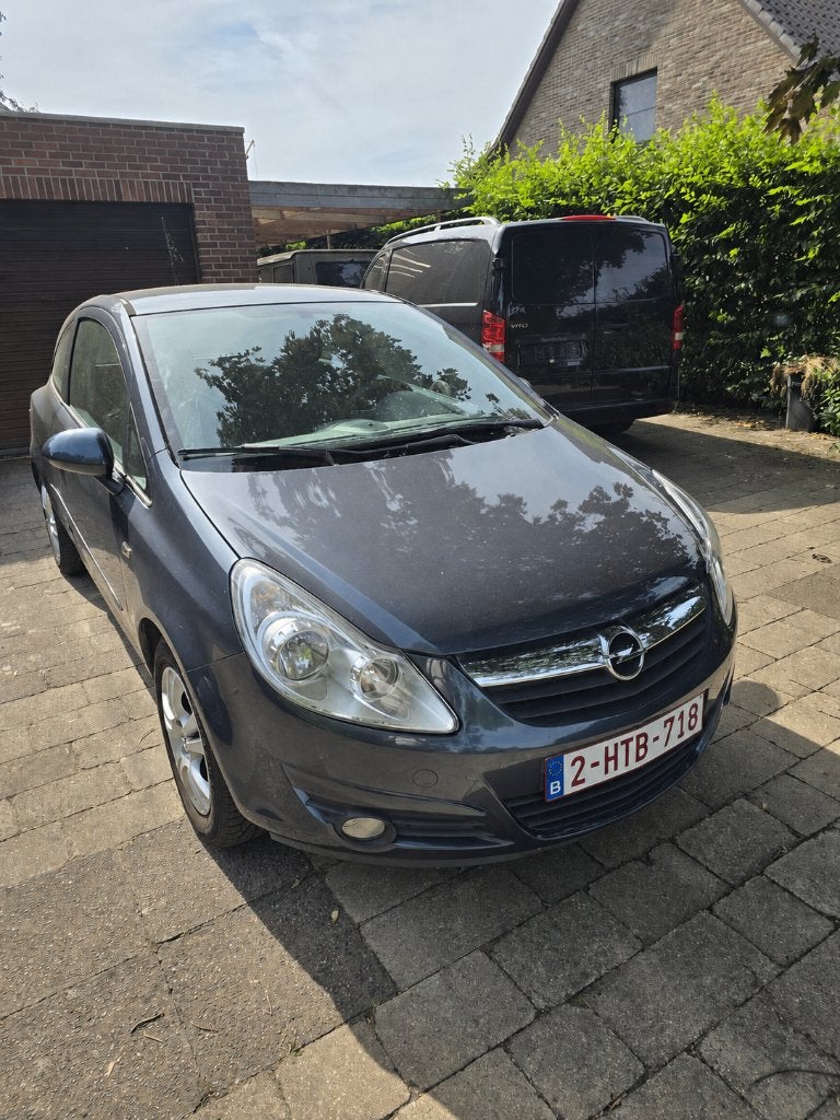 Opel corsa 168.000km 1300 diesel GEKEURD VVK, Auto's, Voorwielaandrijving, Stof, Zwart, 4 cilinders