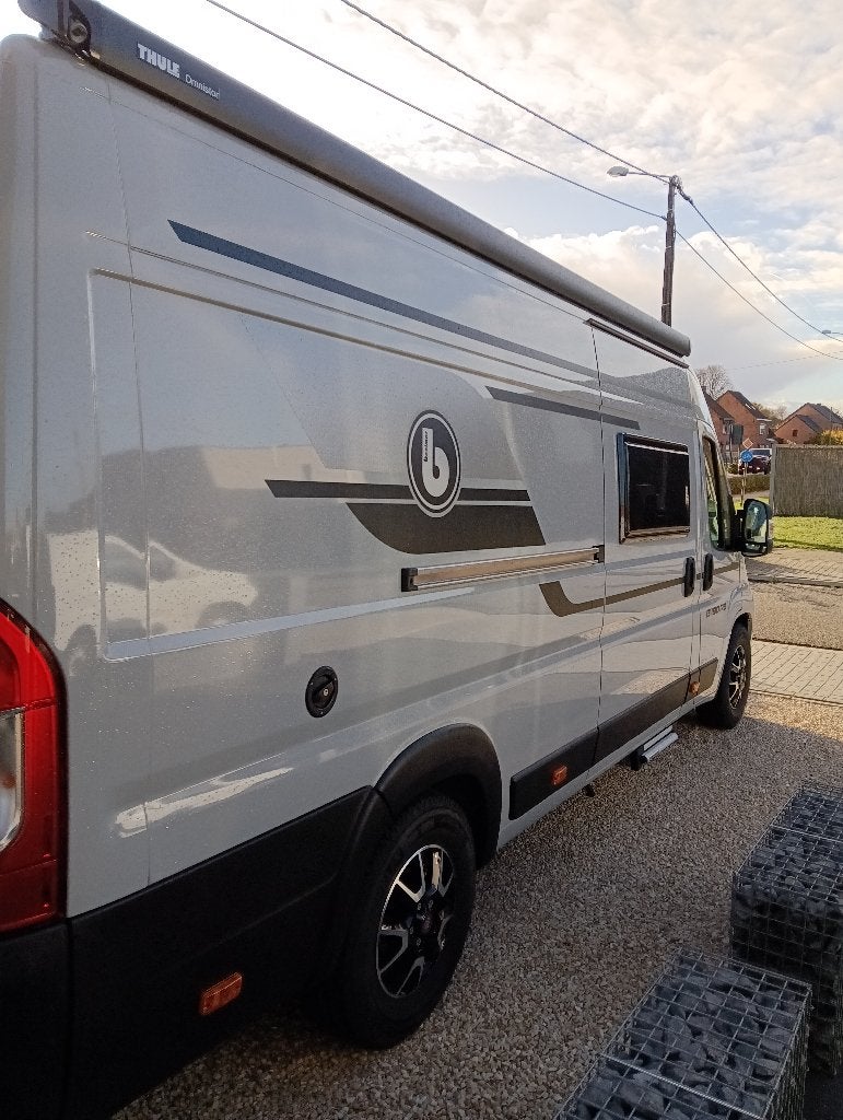 Camperbus 2025 benimar 190 plus. Nieuw staat!  2250 km!, Caravans en Kamperen, Mobilhomes, Particulier, tot en met 2, Buscamper of Camperbus