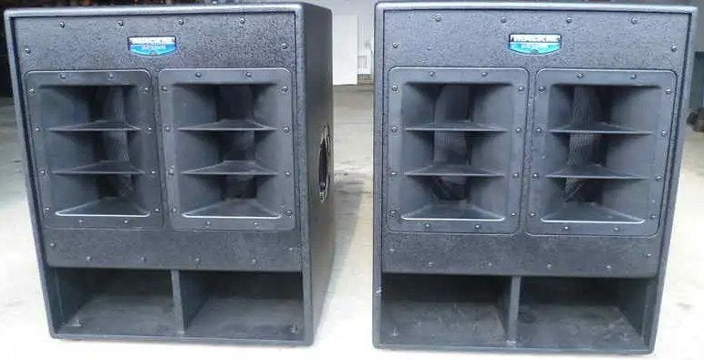 Mackie SWA1801 300 euro/stuk of 575 euro allebei., TV, Hi-fi & Vidéo, Enceintes, Autres marques, Subwoofer, Enlèvement, Utilisé
