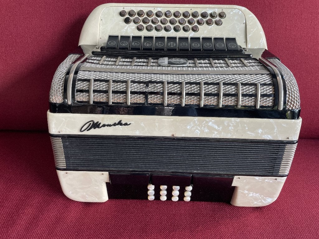 Harmonica Klingende Täler, Zwota mSachsen .5 korig . Goed ., Musique & Instruments, Enlèvement ou Envoi, Utilisé, Accordéon à boutons