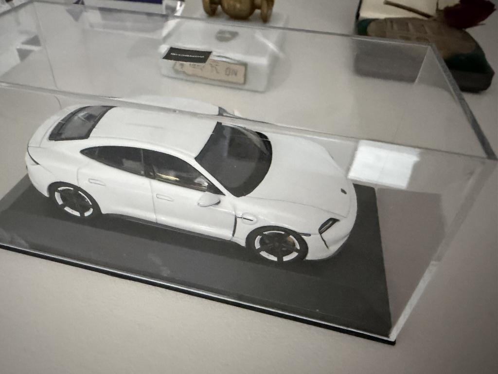 Porsche Taycan turbo S miniatuur, Ophalen of Verzenden, Nieuw, Auto