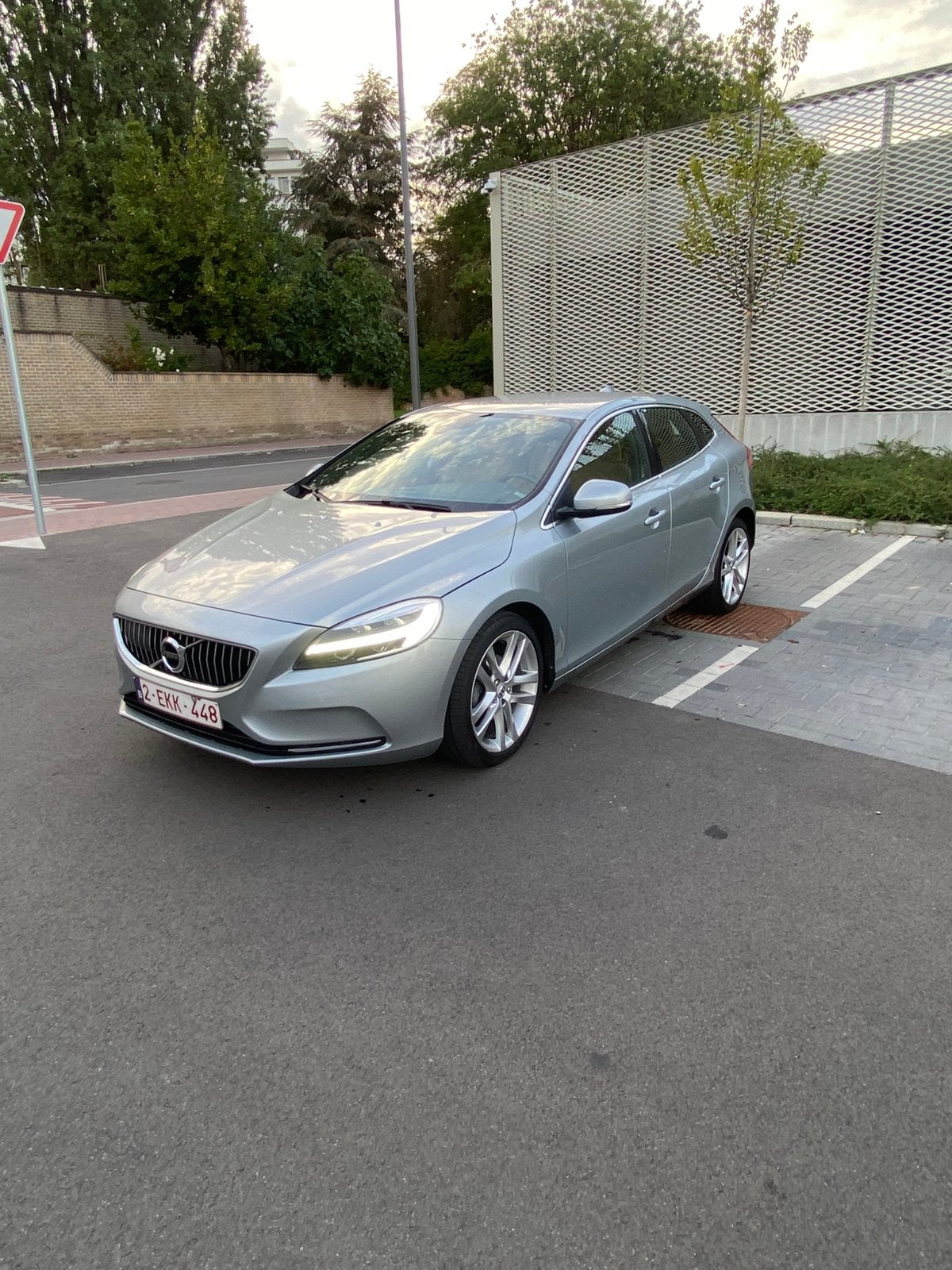 VOLVO V40 D2 INSCRIPTION – 2018 – 2.0 DIESEL – EURO 6, Auto's, Voorwielaandrijving, Leder, 5 deurs, Particulier