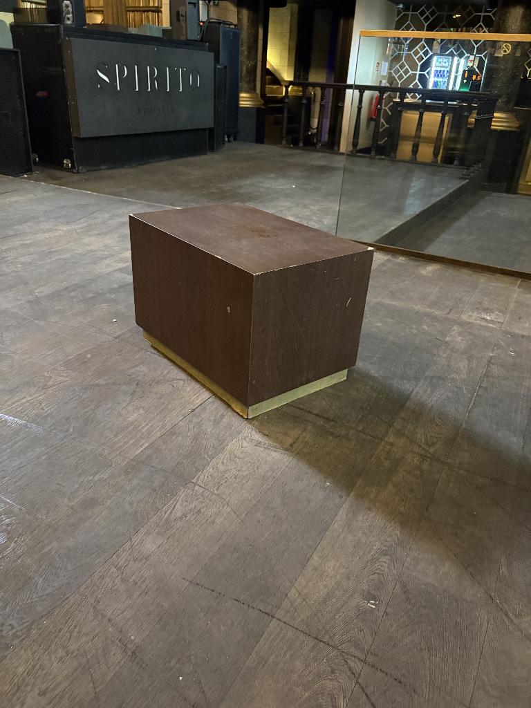 Table Basse en bois (19 pièces) Prix Unitaire 40 euros, Maison & Meubles, Carré, Enlèvement, Utilisé, 50 à 75 cm