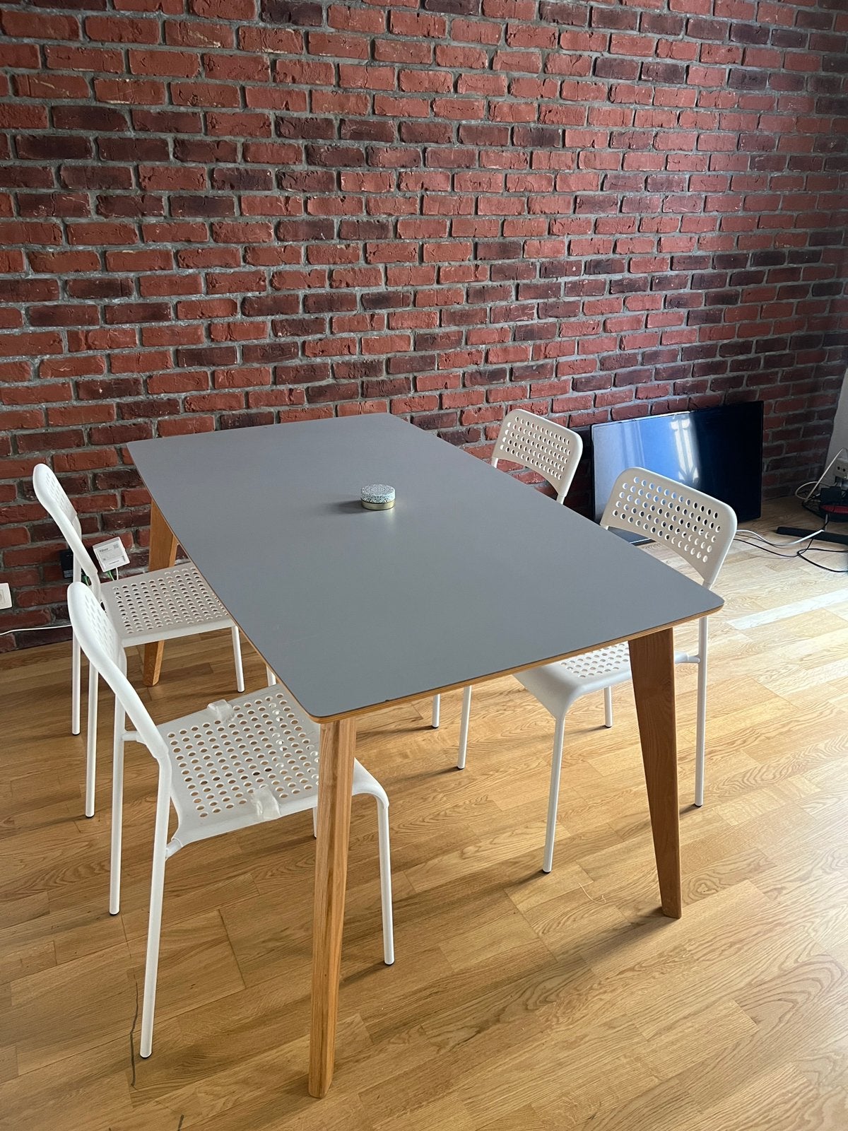 Table à manger 140x80cm + 4 chaises, Enlèvement, Comme neuf