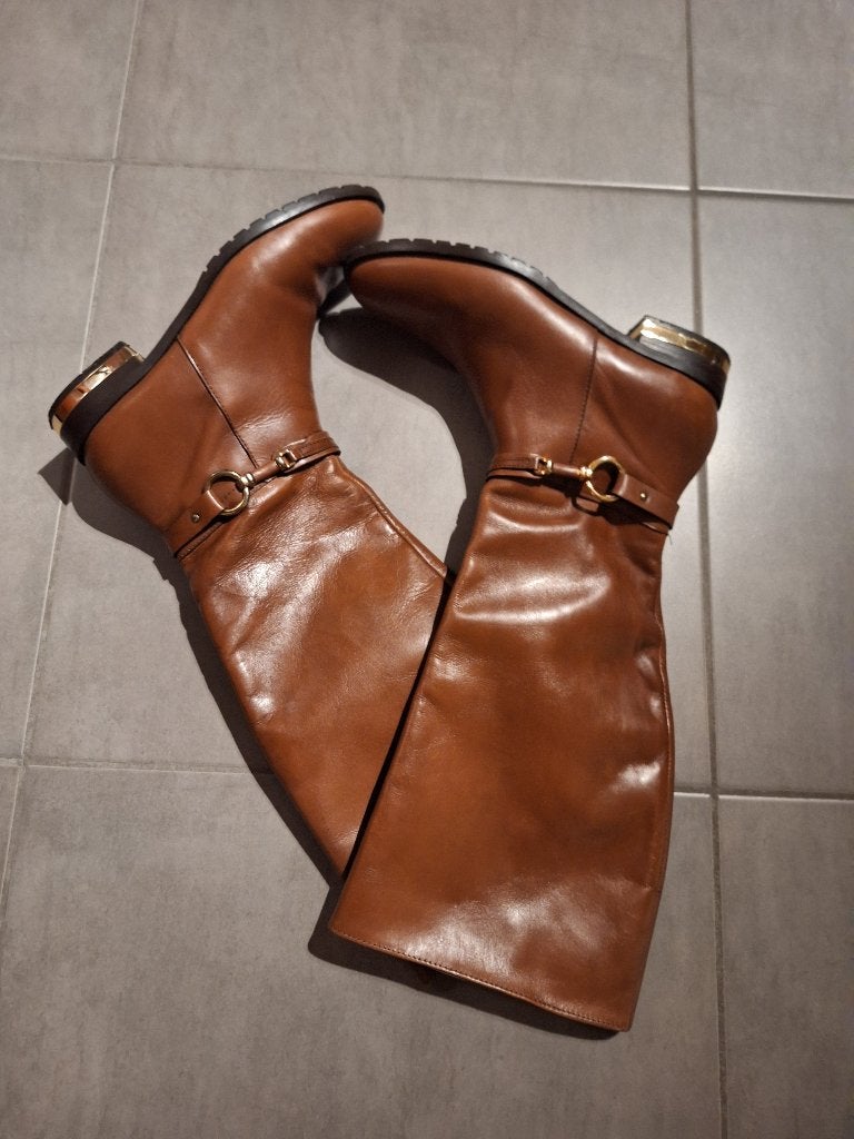 Zeer zeer mooie bruine laarzen, mooie afwerkingsdetails, Kleding | Dames, Hoge laarzen, Vera Gomma, Bruin, Ophalen of Verzenden