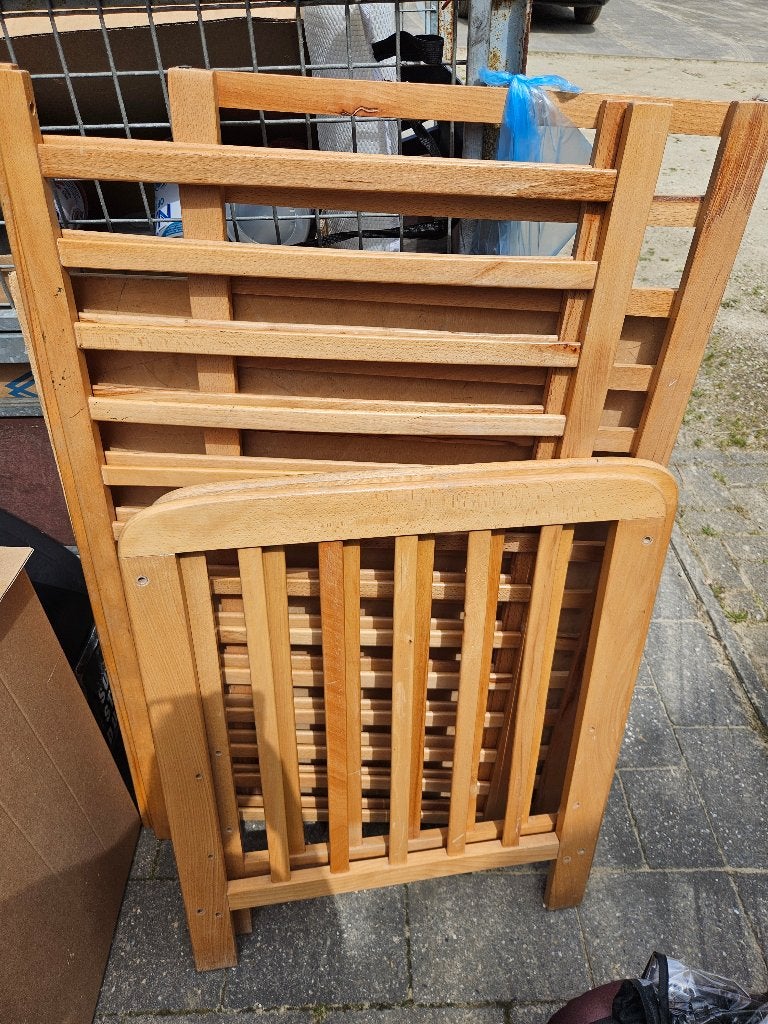 Houten babybedje (gedemonteerd), Ophalen