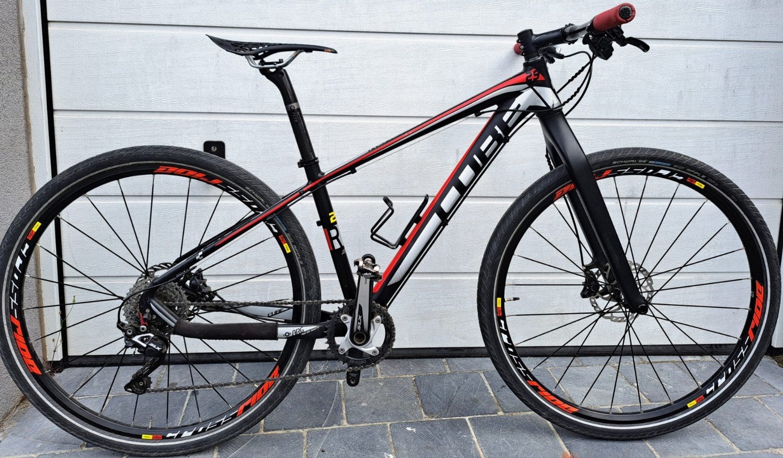 Gravelbike CUBE 29pouces nickel 
état nickel prix500€, Vélos & Vélomoteurs, Enlèvement ou Envoi