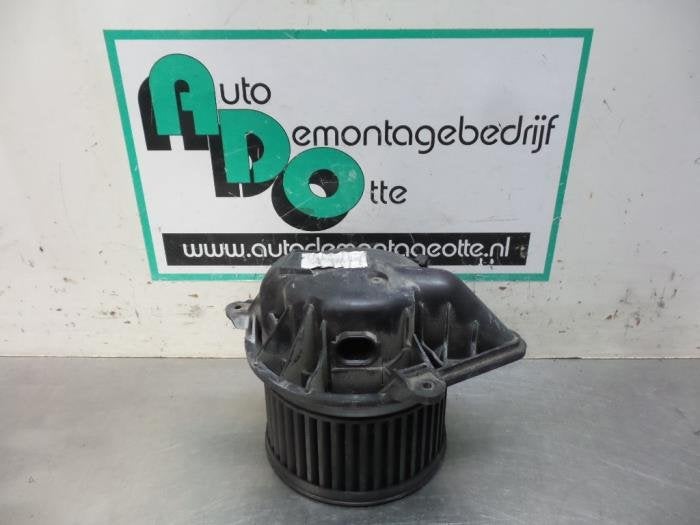 Kachel Ventilatiemotor van een Opel Vivaro (Vivaro 01-), Gebruikt, -, -, Opel