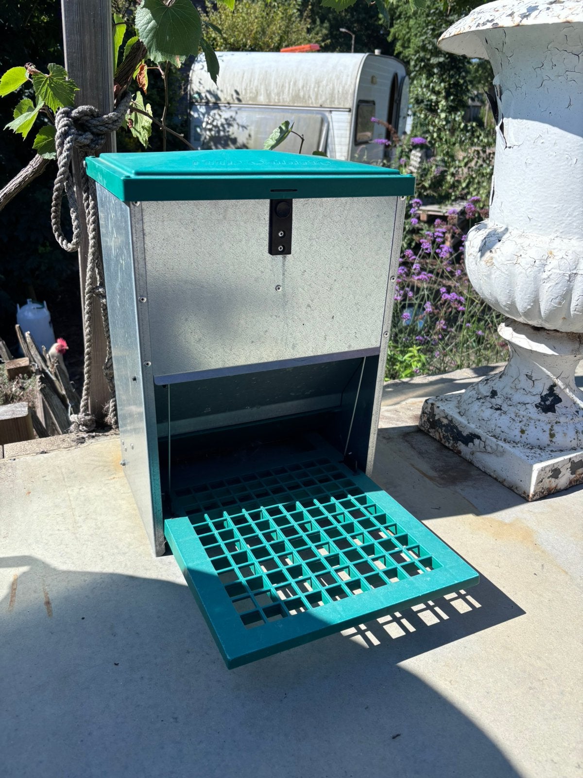 Voederbak feed-o-matic voor kippen, Dieren en Toebehoren, Ophalen, Zo goed als nieuw