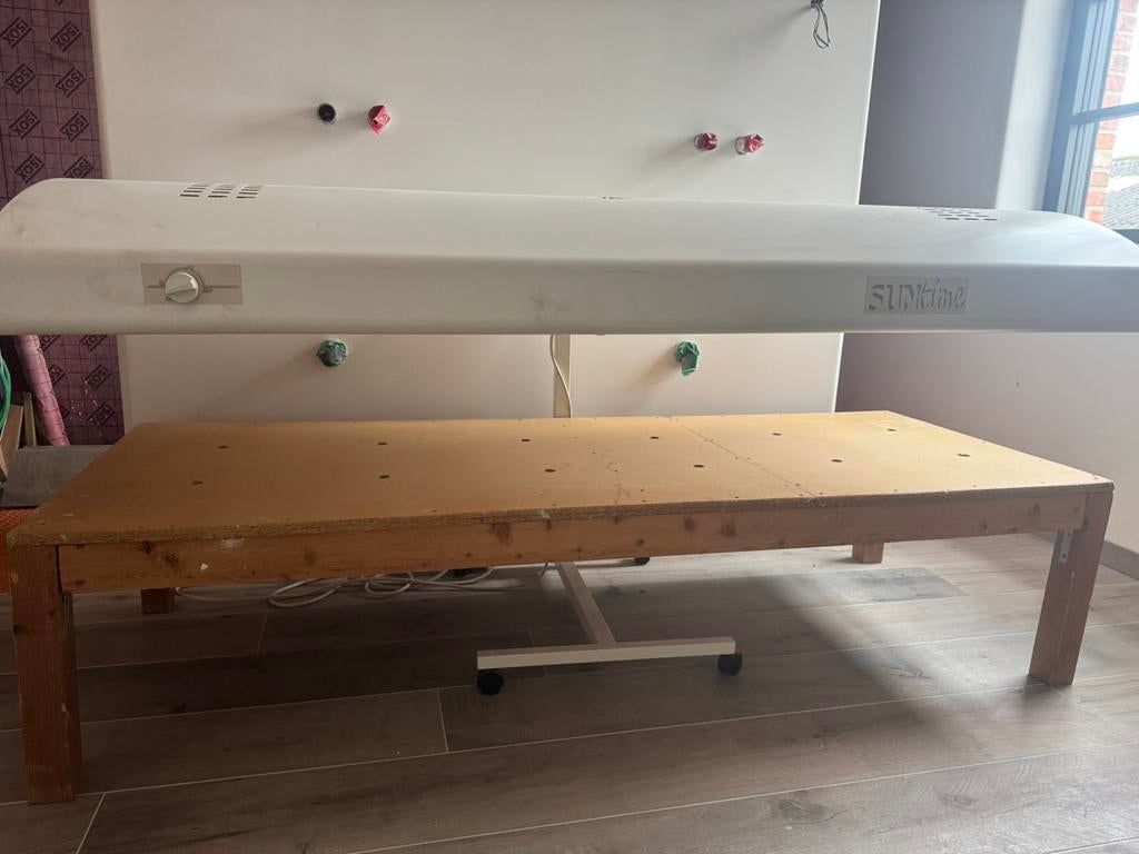 Zonnebank met houten onderstel, Enlèvement, Utilisé