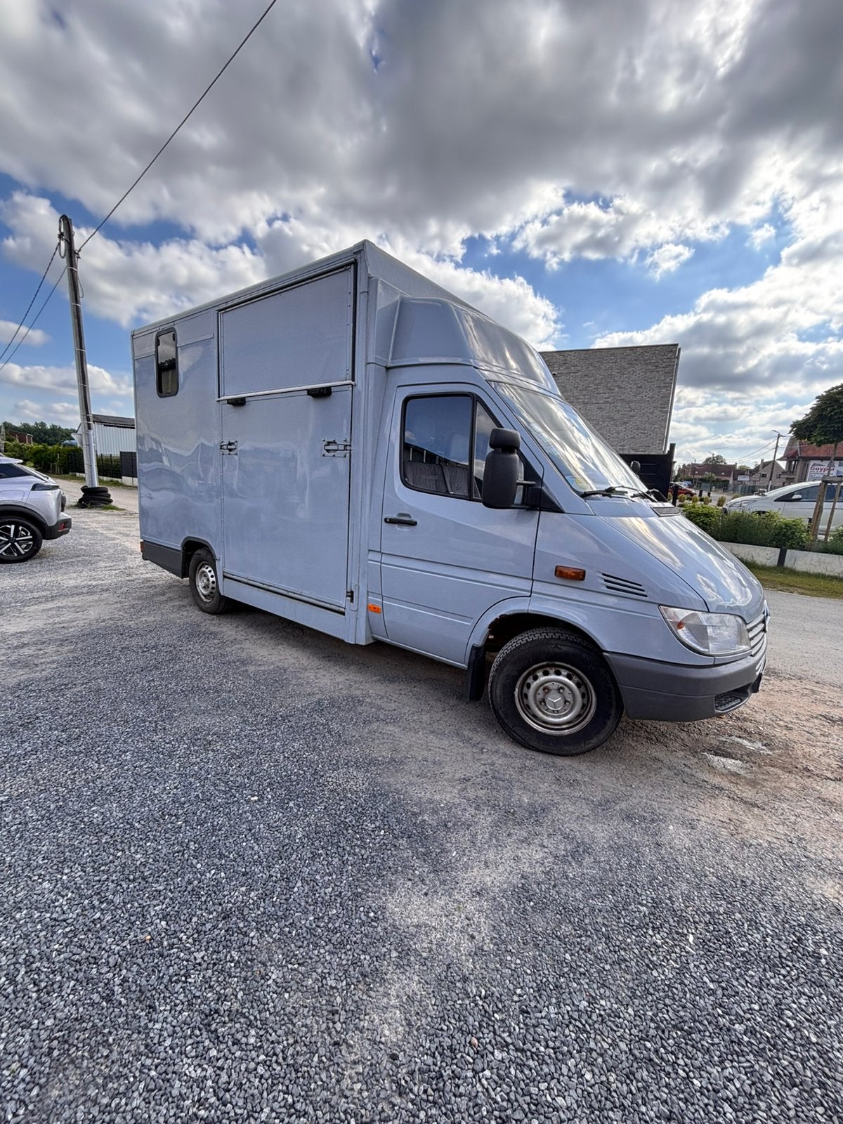 Te huur Paardencamionet, Dieren en Toebehoren, B