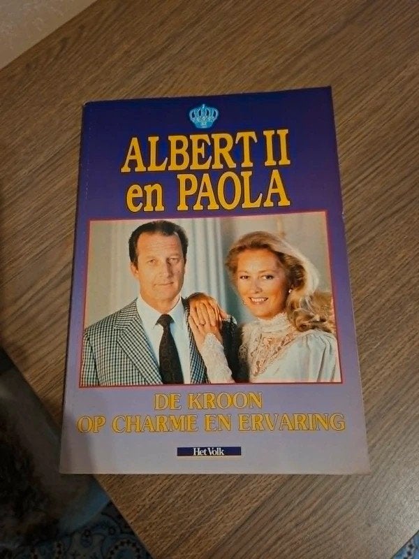 Albert II en Paola, De kroon op charme en ervaring, Ophalen of Verzenden, Gebruikt, Tijdschrift of Boek