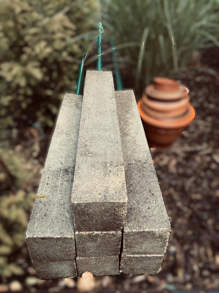 Metalen tuinpalen in betonvoet 2,4 m met betonplaten 2x0,4 m, Tuin en Terras, Palen, Balken en Planken, Ophalen, 180 tot 250 cm