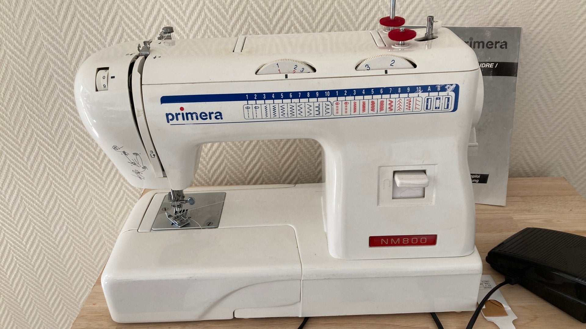 Naaimachine, Hobby en Vrije tijd, Ophalen, Zo goed als nieuw, Naaimachine