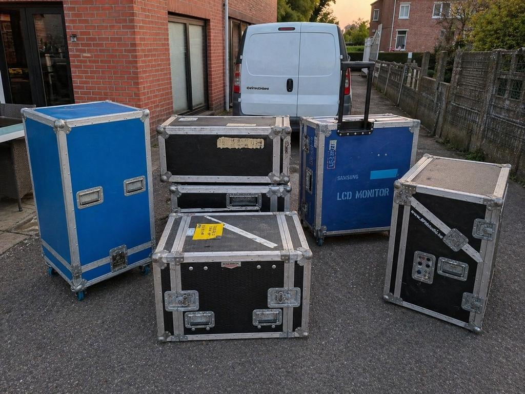 5 stevige en professionele flightcases, Ophalen