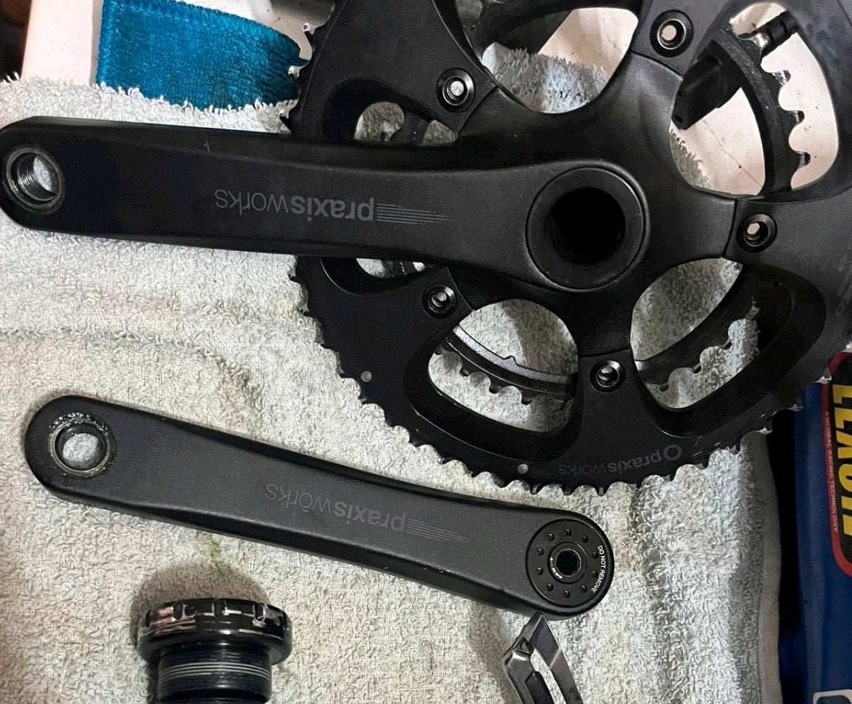 crankstel praxis works compact + trapas, Vélos & Vélomoteurs, Enlèvement ou Envoi
