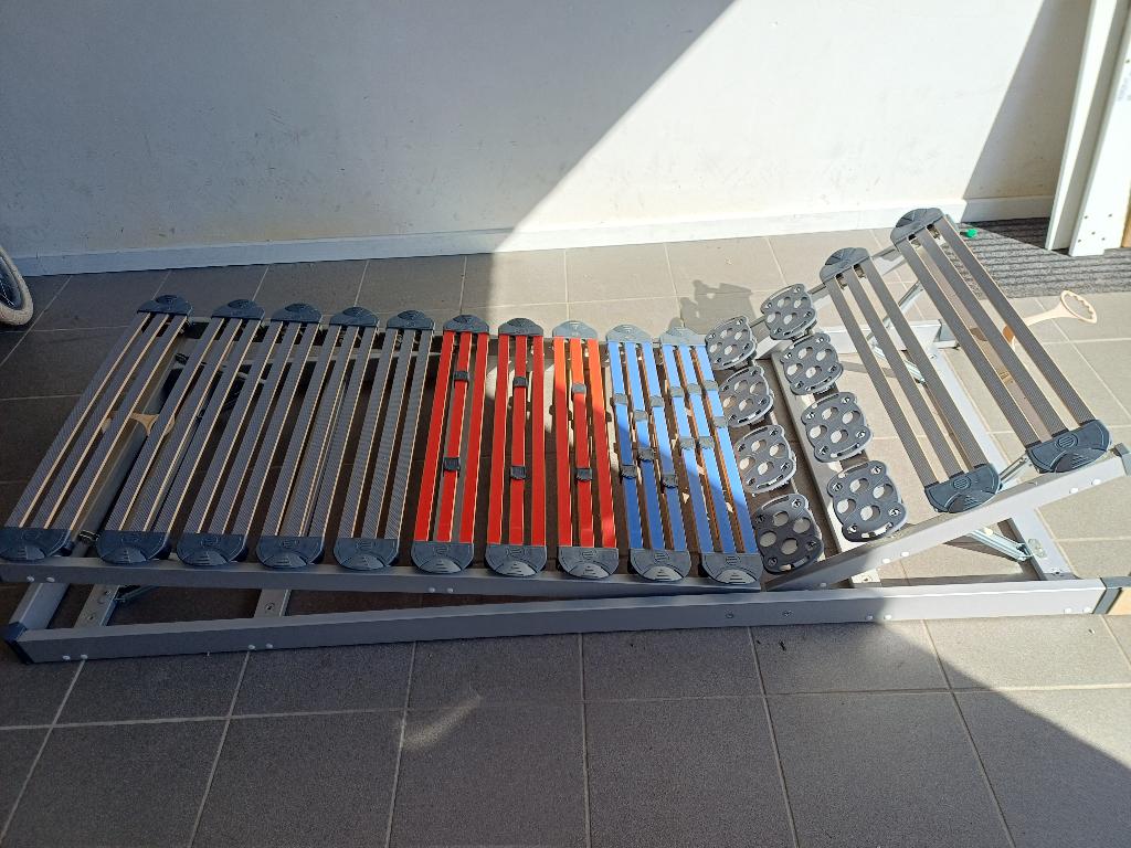 Verstelbare lattenbodem ergonomisch, Ophalen, Eenpersoons, Zo goed als nieuw, 80 cm