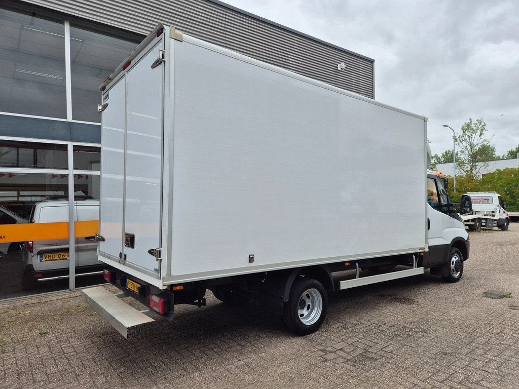 Iveco Daily 35C16 2.3D/ Navi/ Airco/ E6/ 22 KUB (bj 2018), Auto's, Bestelwagens en Lichte vracht, Gebruikt, Euro 6, Iveco, Wit