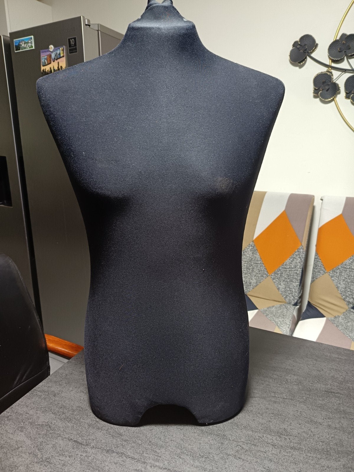 Torso van een mannelijke mannequin in het raam (72 x 45 cm), Hobby en Vrije tijd, Ophalen, Zo goed als nieuw, Paspop