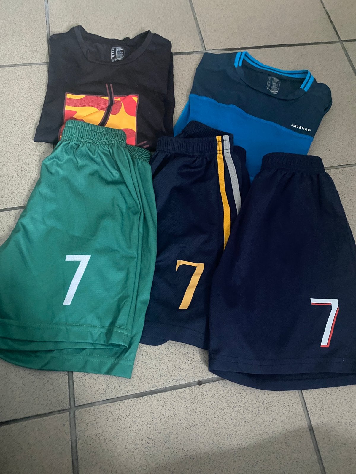 Lot Sportkleding 140 voetbal vrijetijd, Sport en Fitness, Voetbal, Ophalen, Zo goed als nieuw