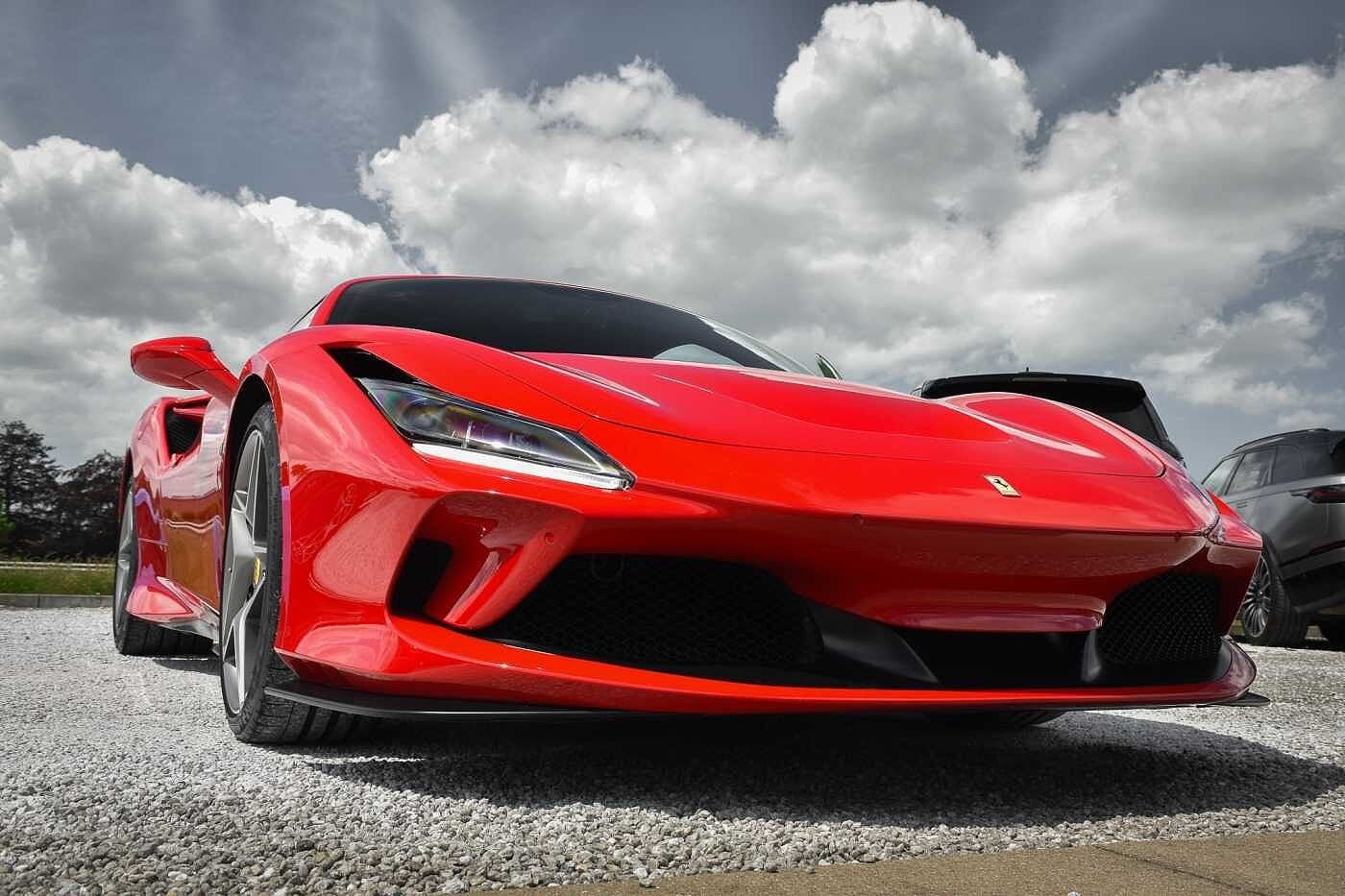 Ferrari F8 TRIBUTO 3.9 V8 Begian Car Racing Seats Carbon, Auto's, Ferrari, Automaat, Gebruikt, 292 g/km, https://public.car-pass.be/vhr/9840cf71-e184-4f67-ada9-e462f3d1f26f