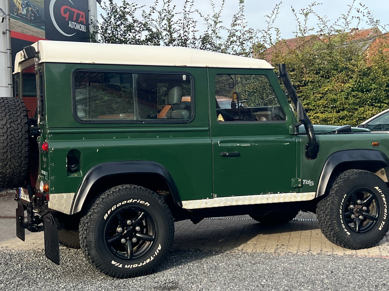 Defender / 2.5 / 5 cilinder, Auto's, Land Rover, 4x4, Te koop, Defender, Bedrijf