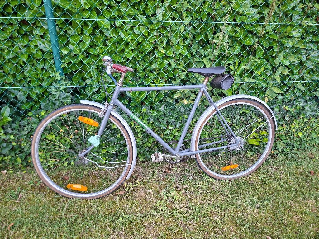 Oude herenfiets 25 EURO, Vélos & Vélomoteurs, Vélos | Ancêtres & Oldtimers, Enlèvement, Années 60 ou plus récent