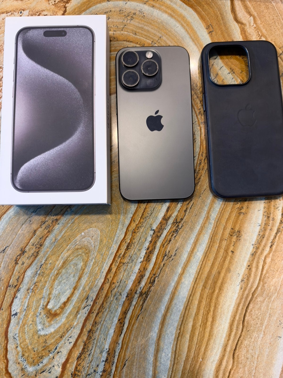 Apple iPhone 15 Pro 128 GB Zwart titanium, Télécoms, 128 GB, IPhone 15, 88 %, Comme neuf