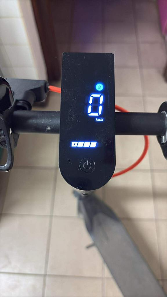 Xiaomi Electric Scooter 4 Lite – goede staat, rijdt perfec, Fietsen en Brommers, Steps, Ophalen, Zo goed als nieuw