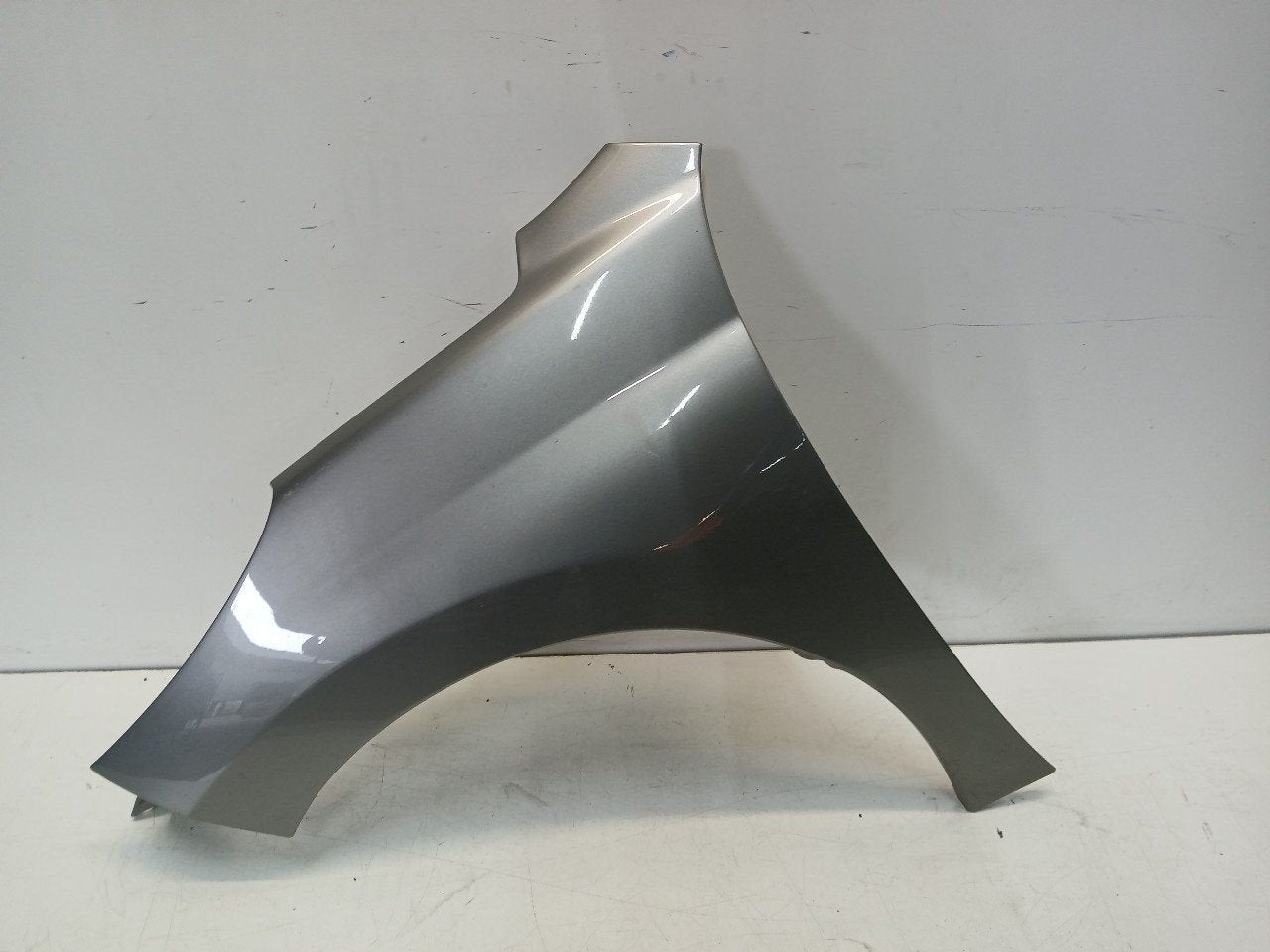 Spatbord links voor Peugeot 207, Auto-onderdelen, Onderdelen@venauto.nl, Van der Ven Autorecycling B.V., Gebruikt, Ettenseweg 76, 4706 PB Roosendaal, The Netherlands